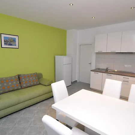 Apartments Marija - Maslenica - First Line To The Sea Room photo